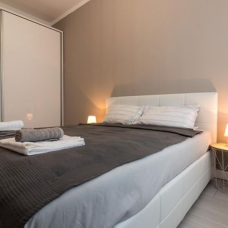 Comfortable & Lovely Apartment Belgrad Exteriör bild