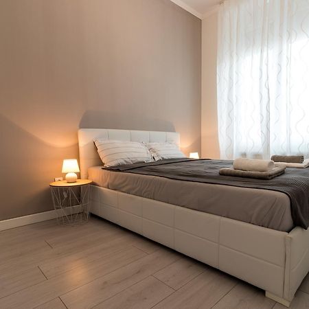 Comfortable & Lovely Apartment Belgrad Exteriör bild