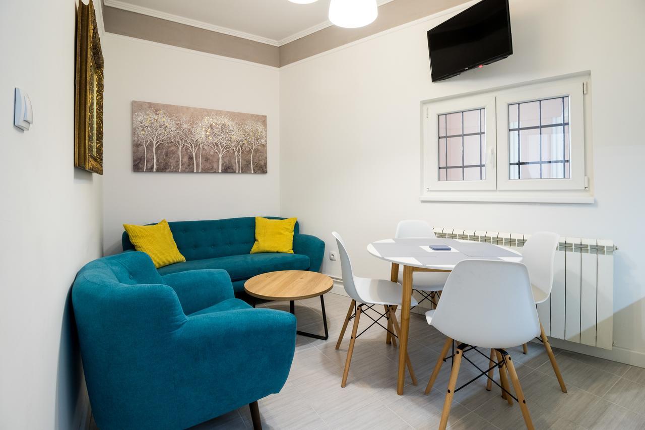 Comfortable & Lovely Apartment Belgrad Exteriör bild