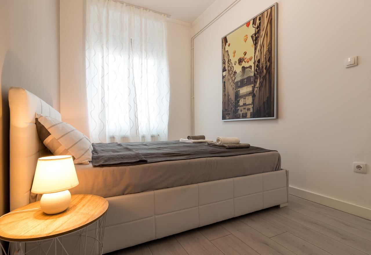 Comfortable & Lovely Apartment Belgrad Exteriör bild
