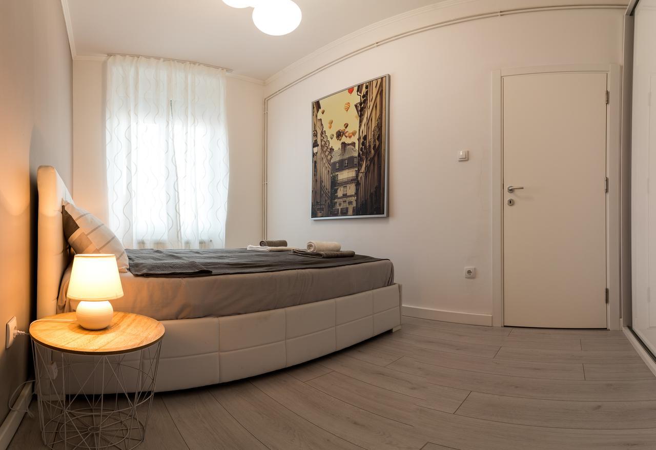 Comfortable & Lovely Apartment Belgrad Exteriör bild